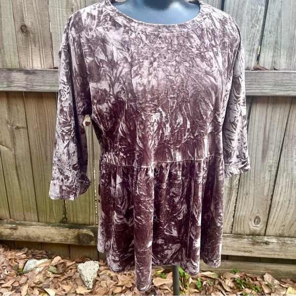 She + Sky Velour Top for Ladies; Size Small - Picture 2 of 7